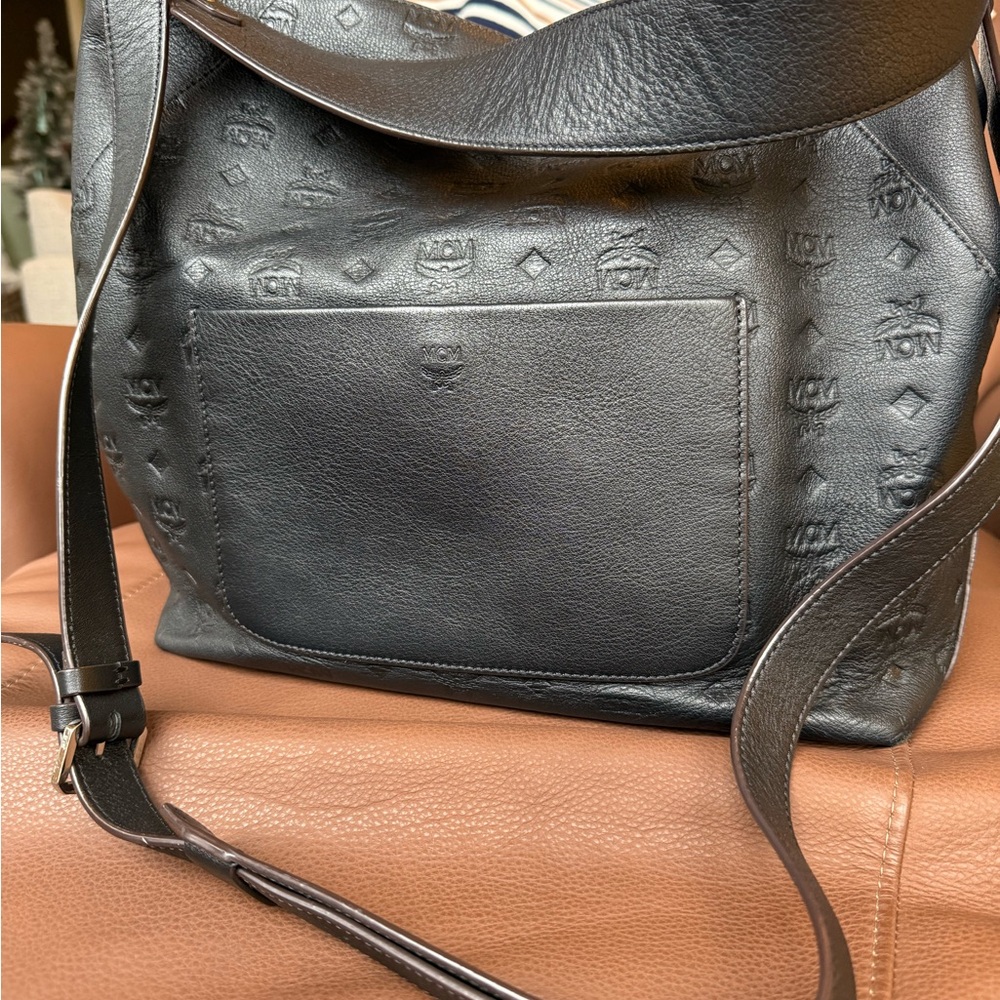 MCM Black Leather Crossbody Bag with Cream Accent - Picture 3 of 17